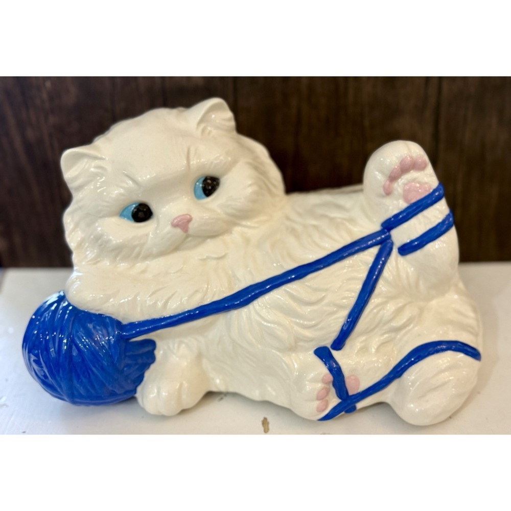 Vintage Persian White Blue Eyed Cat Playing With Yarn Ceramic Hand Painted Large